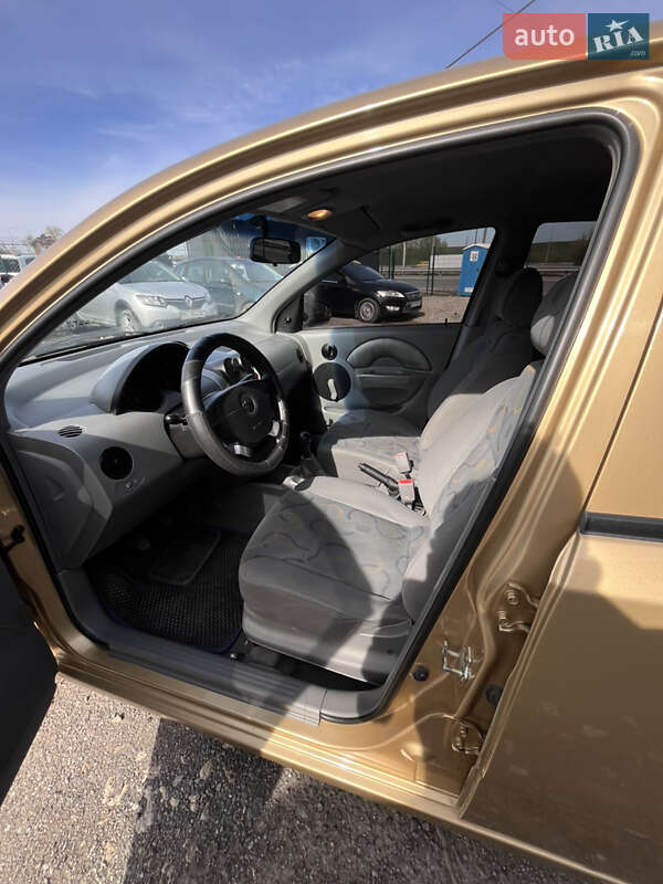 Хэтчбек Chevrolet Aveo 2003 в Тернополе