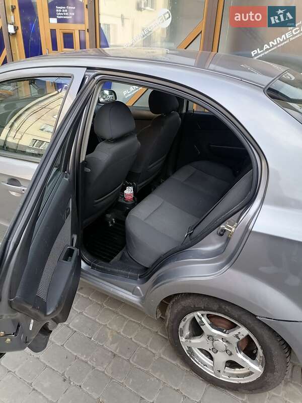 Седан Chevrolet Aveo 2006 в Луцке