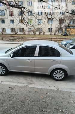 Седан Chevrolet Aveo 2006 в Києві