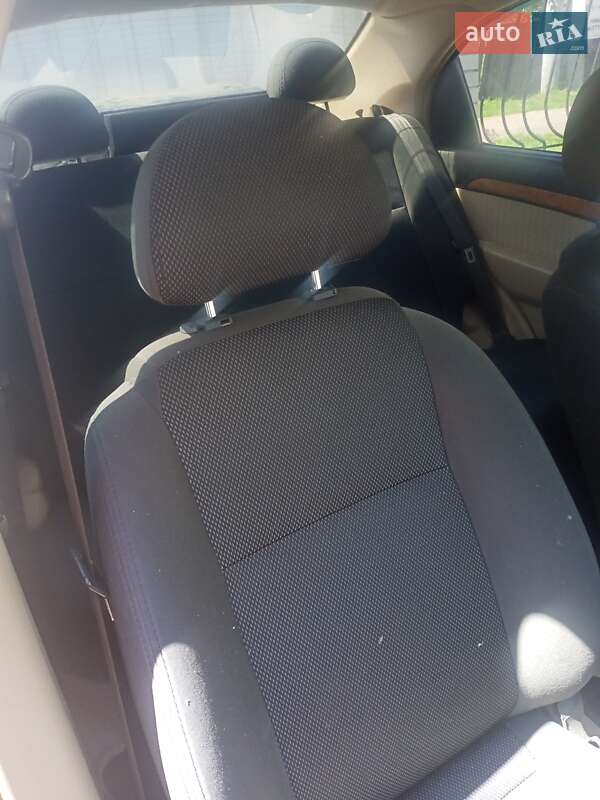 Седан Chevrolet Aveo 2008 в Чернигове