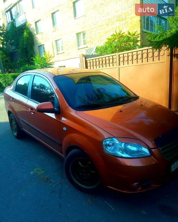 Седан Chevrolet Aveo 2008 в Києві