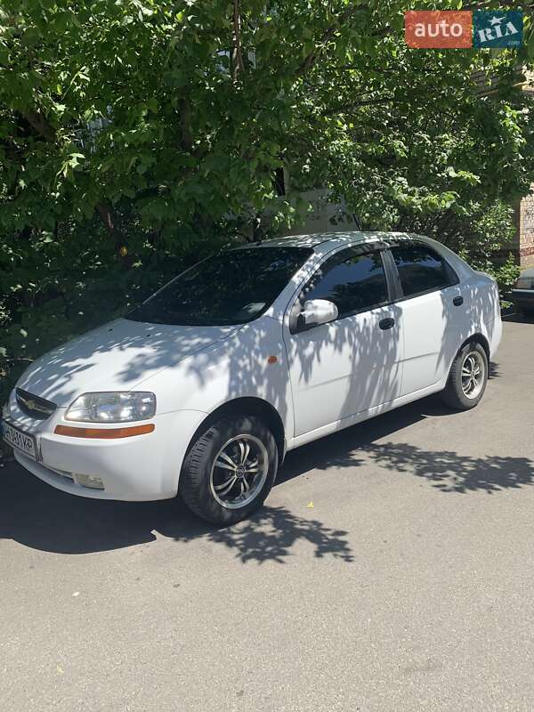 Седан Chevrolet Aveo 2005 в Киеве