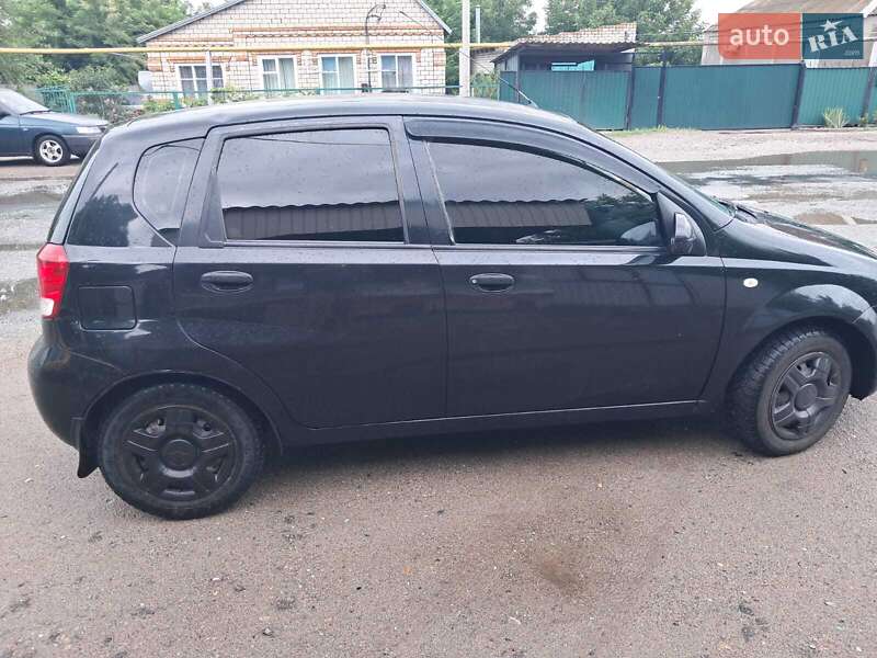 Хетчбек Chevrolet Aveo 2004 в Шевченковому