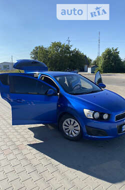 Хетчбек Chevrolet Aveo 2011 в 