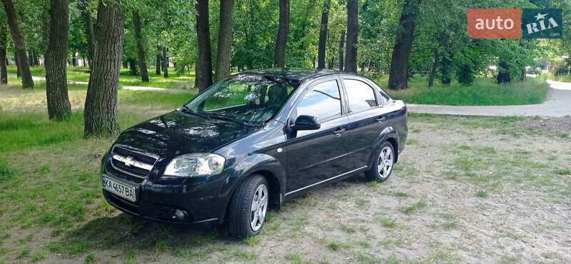Седан Chevrolet Aveo 2011 в Киеве