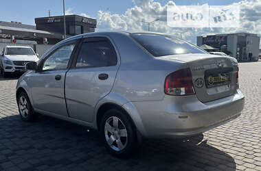 Седан Chevrolet Aveo 2005 в Мукачевому