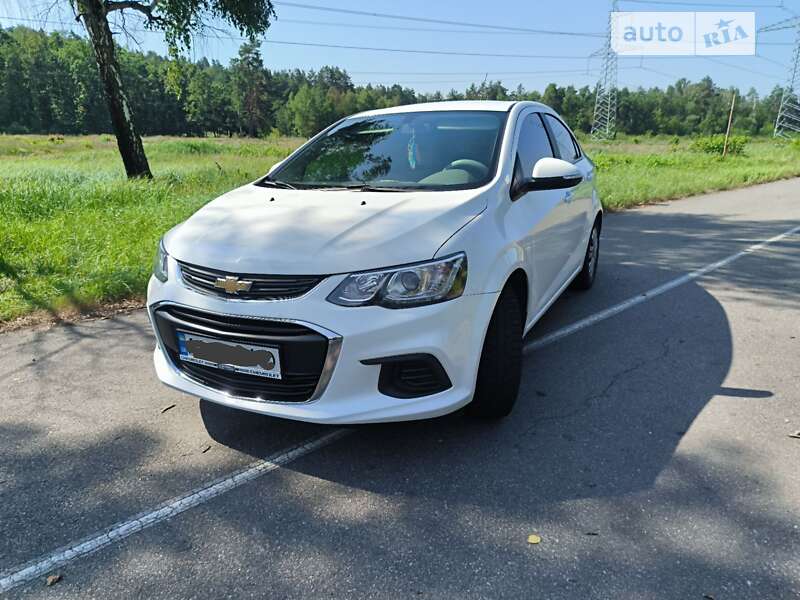 Седан Chevrolet Aveo 2018 в Києві