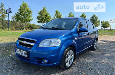 Седан Chevrolet Aveo 2010 в Києві