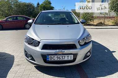 Седан Chevrolet Aveo 2012 в Львові