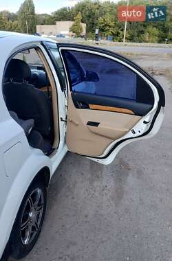 Седан Chevrolet Aveo 2008 в Умани