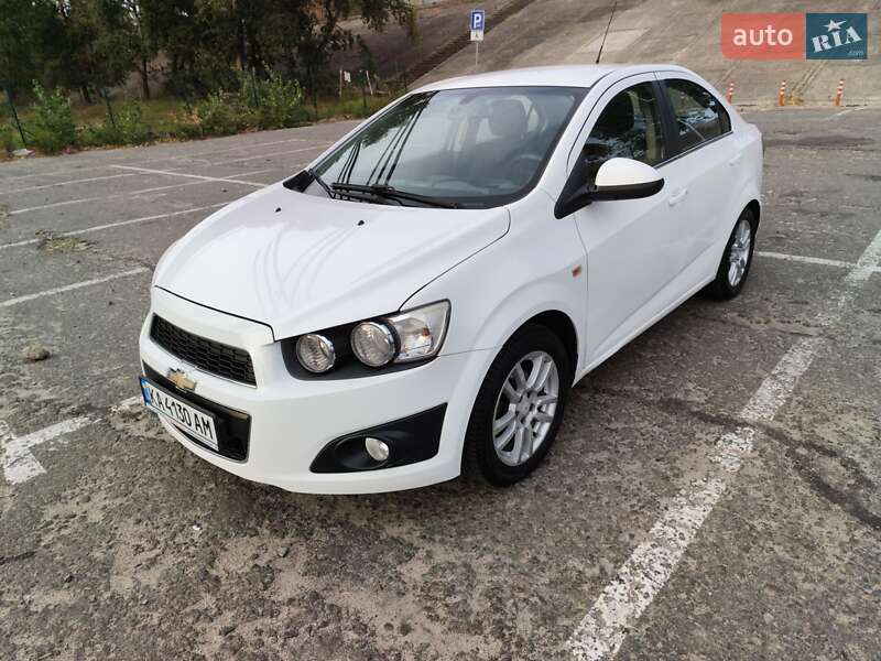 Седан Chevrolet Aveo 2013 в Киеве