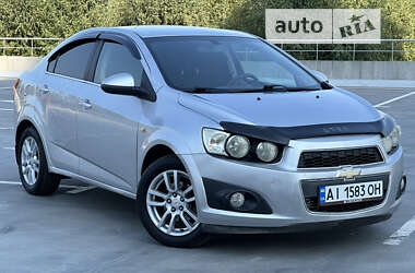 Седан Chevrolet Aveo 2012 в Києві