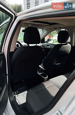 Хэтчбек Chevrolet Aveo 2011 в 
