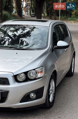 Хэтчбек Chevrolet Aveo 2011 в 