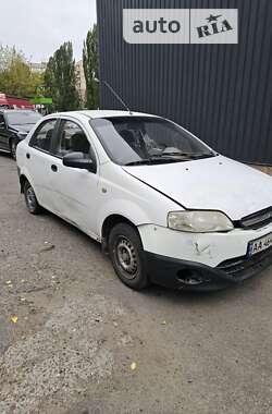 Седан Chevrolet Aveo 2004 в Киеве