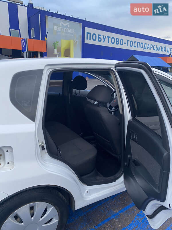 Хэтчбек Chevrolet Aveo 2010 в Житомире