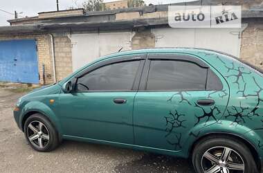 Седан Chevrolet Aveo 2005 в Кривом Роге