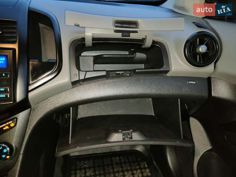 Седан Chevrolet Aveo 2012 в Чернигове