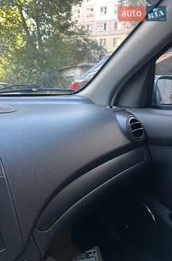 Хэтчбек Chevrolet Aveo 2008 в 