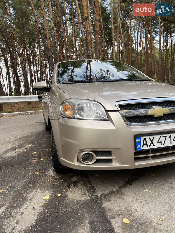 Седан Chevrolet Aveo 2007 в Краснограді