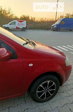 Хэтчбек Chevrolet Aveo 2008 в Черновцах