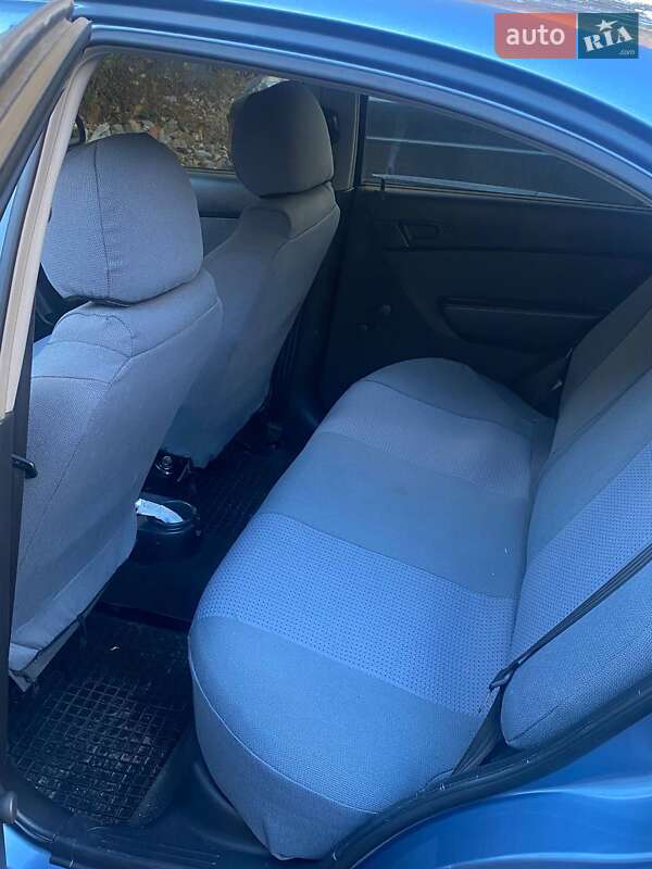 Седан Chevrolet Aveo 2006 в Києві