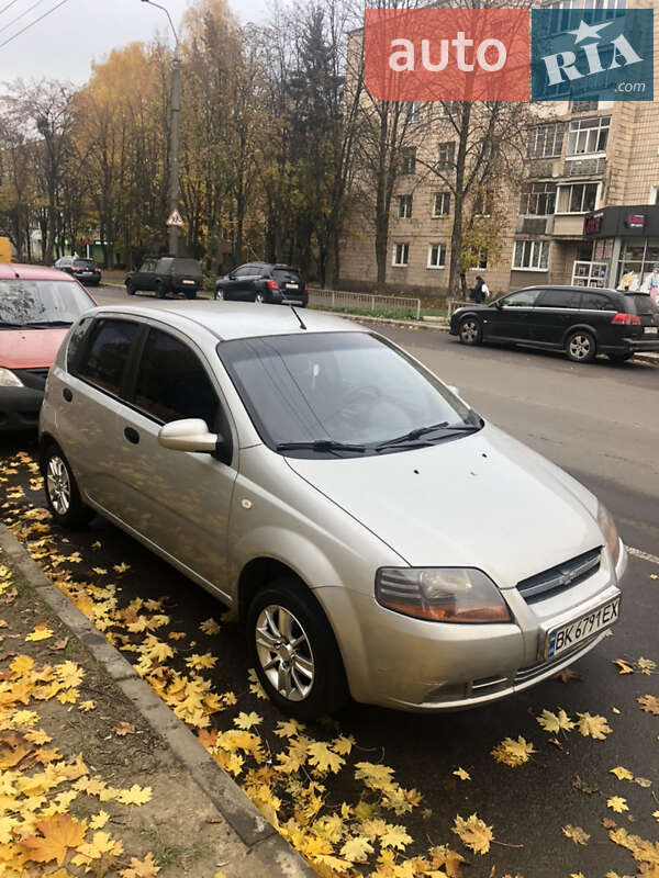 Хэтчбек Chevrolet Aveo 2006 в Ровно