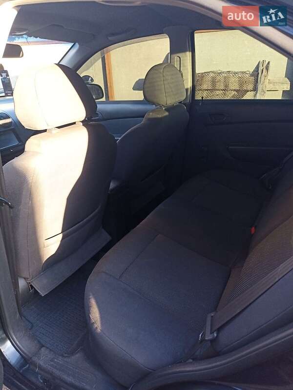 Седан Chevrolet Aveo 2006 в Киеве