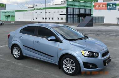 Седан Chevrolet Aveo 2012 в Києві