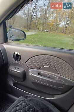 Хэтчбек Chevrolet Aveo 2006 в 