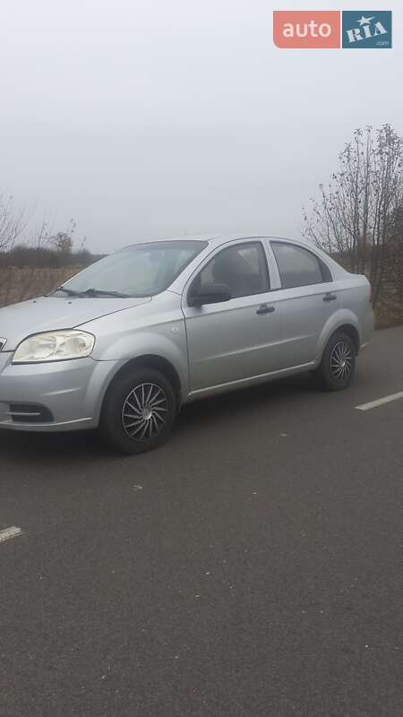 Седан Chevrolet Aveo 2007 в Вараше