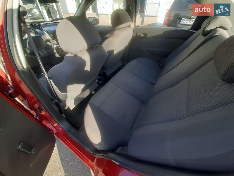 Седан Chevrolet Aveo 2006 в Києві