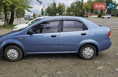 Седан Chevrolet Aveo 2004 в Черновцах