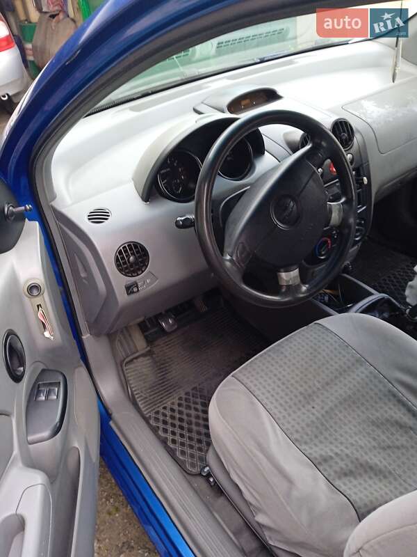 Седан Chevrolet Aveo 2004 в Андрушевке