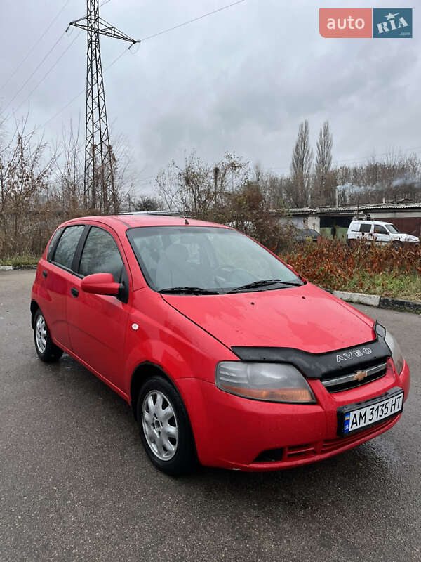 Хэтчбек Chevrolet Aveo 2006 в Коростене