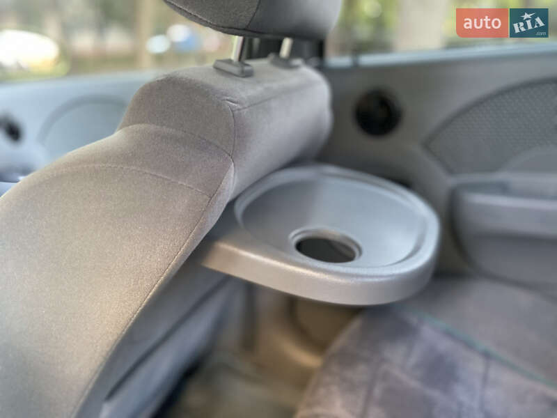 Седан Chevrolet Aveo 2005 в Киеве