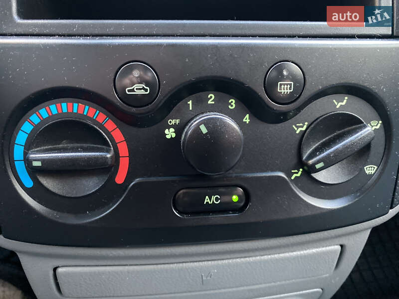 Седан Chevrolet Aveo 2005 в Киеве