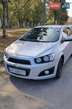 Седан Chevrolet Aveo 2013 в Києві