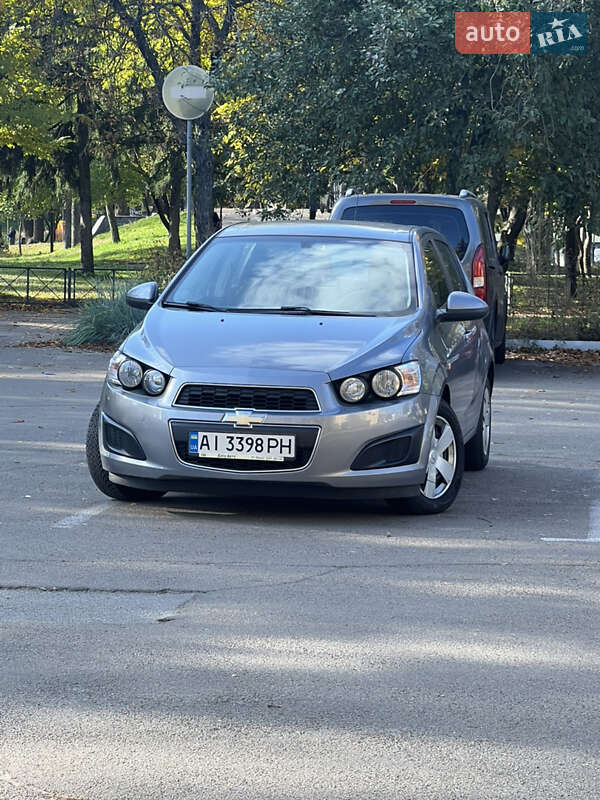 Хэтчбек Chevrolet Aveo 2012 в Киеве