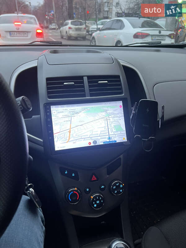 Хэтчбек Chevrolet Aveo 2012 в Киеве