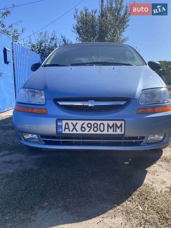 Седан Chevrolet Aveo 2005 в Чугуєві