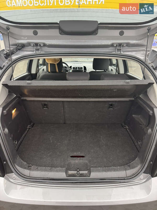 Хэтчбек Chevrolet Aveo 2012 в Киеве