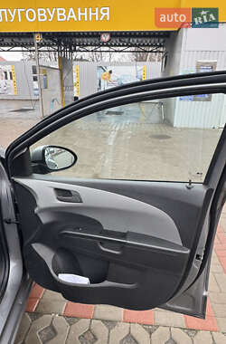 Хетчбек Chevrolet Aveo 2012 в 