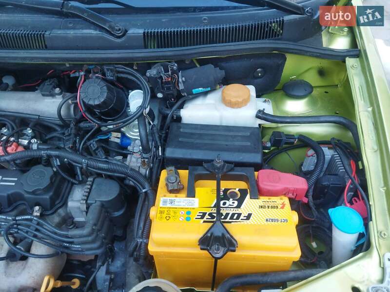 Седан Chevrolet Aveo 2004 в Брацлаве
