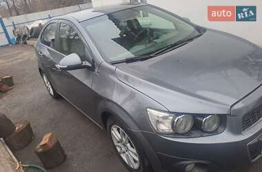 Седан Chevrolet Aveo 2014 в Києві