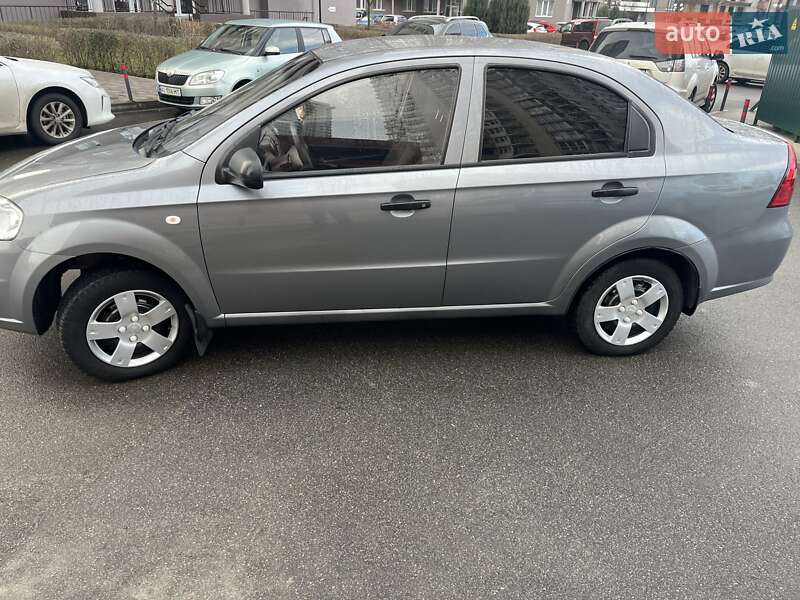 Седан Chevrolet Aveo 2008 в Киеве