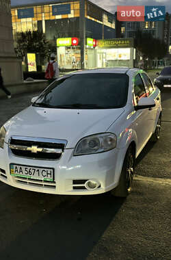 Седан Chevrolet Aveo 2010 в Києві