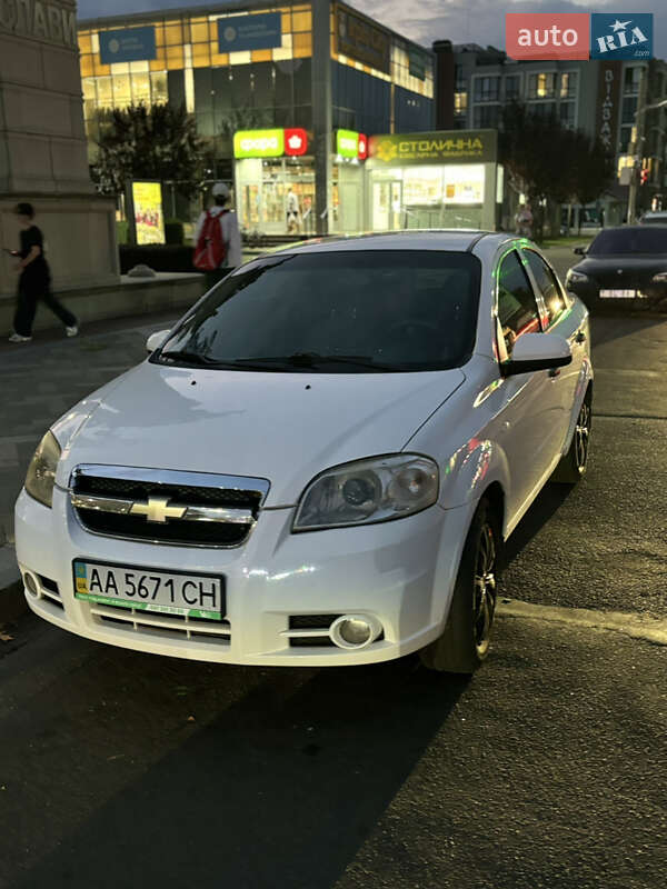 Седан Chevrolet Aveo 2010 в 