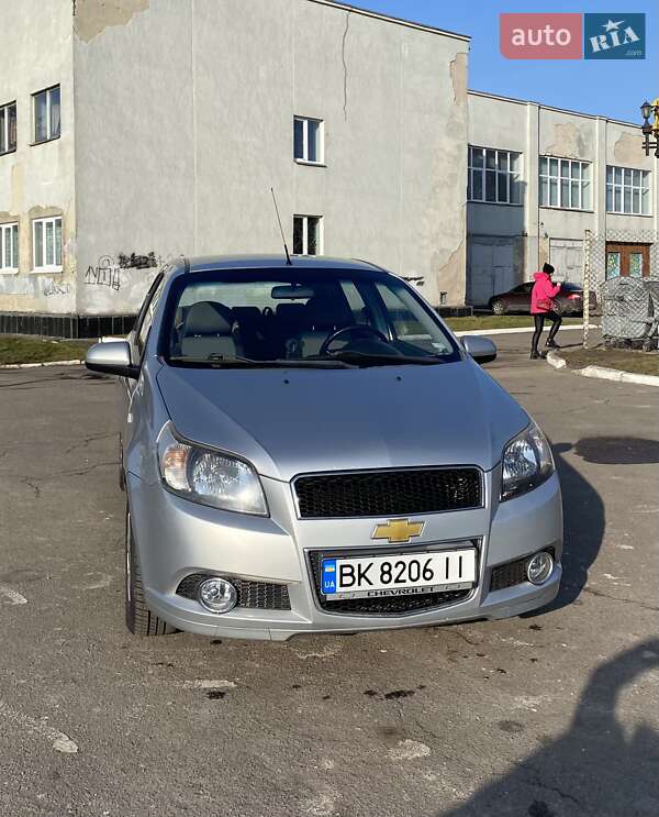 Хетчбек Chevrolet Aveo 2011 в Рівному