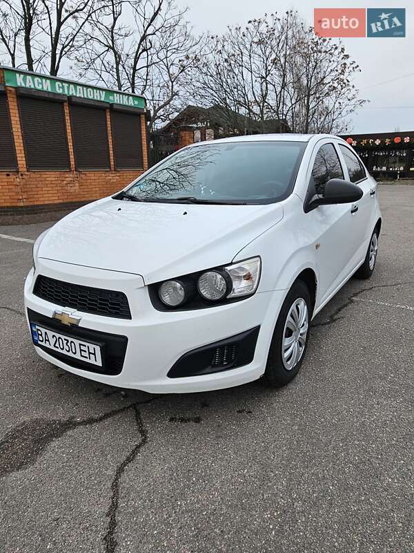 Седан Chevrolet Aveo 2012 в Олександрії